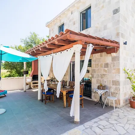 4 Bedroom Lovely In * Čilipi