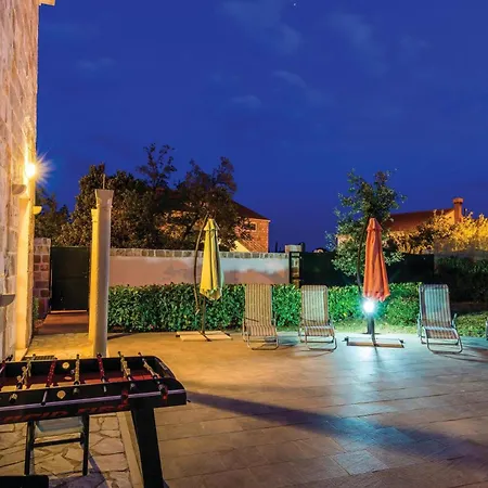 4 Bedroom Lovely In