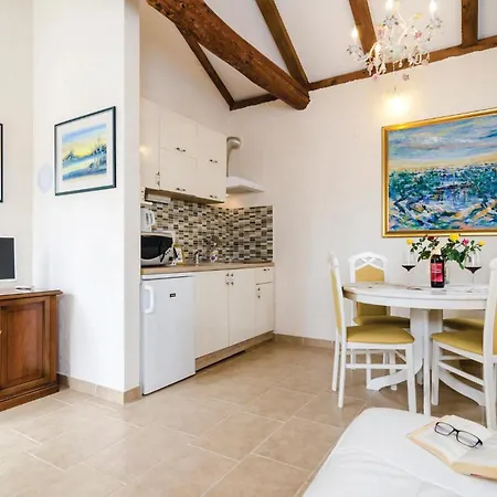 Vakantiehuis 4 Bedroom Lovely In *