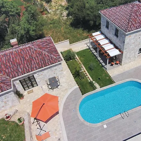 4 Bedroom Lovely In