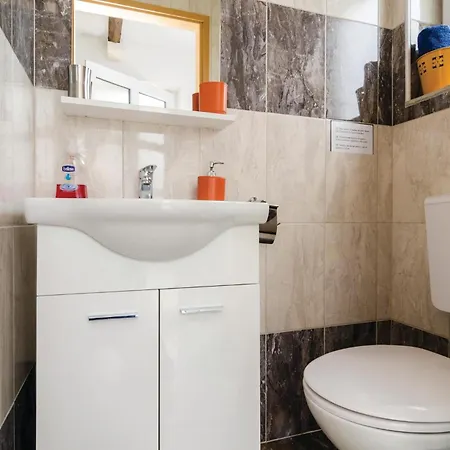 4 Bedroom Lovely In Vakantiehuis *